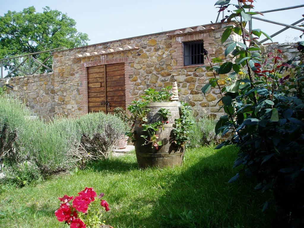 Agriturismo Podere Micitto Usi ภายนอก รูปภาพ
